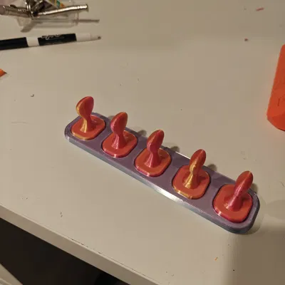 Giá đỡ 5 móng giả bằng nam châm