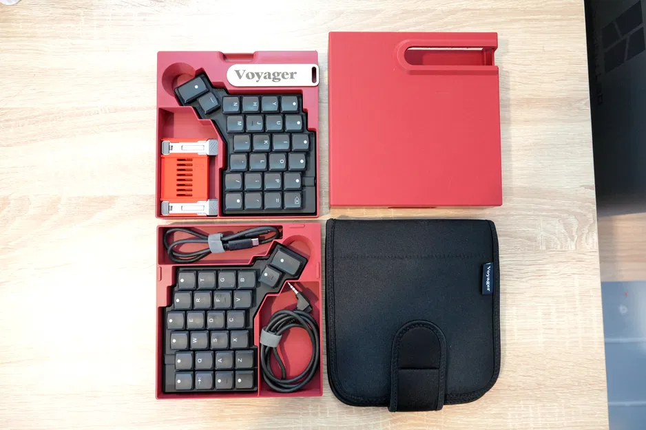 Hộp đựng cứng cho bàn phím ZSA Voyager - Image 5