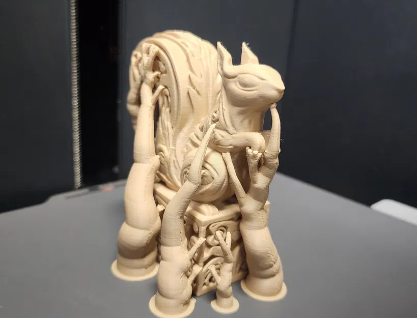 Mô hình chú sóc chạm khắc gỗ trên hộp - Image 5