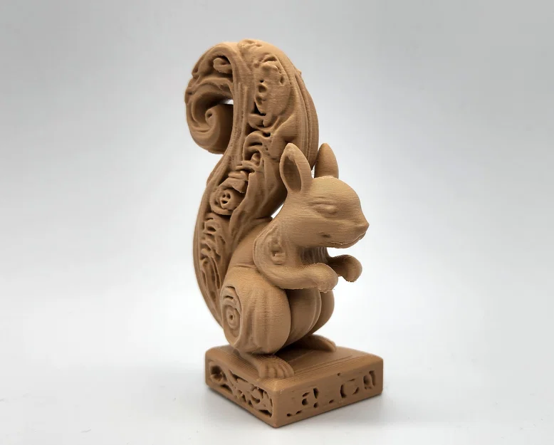 Tượng chú sóc chạm khắc gỗ tinh xảo dùng in 3D trang trí - Image 1