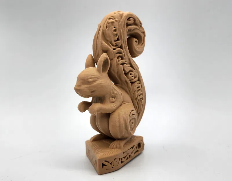 Tượng chú sóc chạm khắc gỗ tinh xảo dùng in 3D trang trí - Image 2