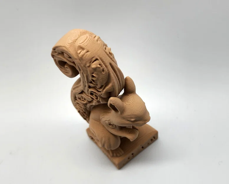 Tượng chú sóc chạm khắc gỗ tinh xảo dùng in 3D trang trí - Image 4