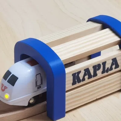 Đường hầm cho tàu hỏa BRIO lắp ghép từ thanh gỗ KAPLA
