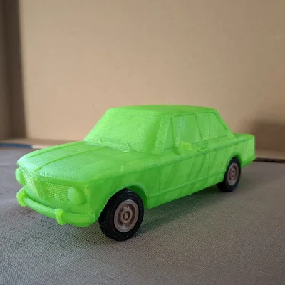 Mô hình xe BMW 2002 tỉ lệ 1:24
