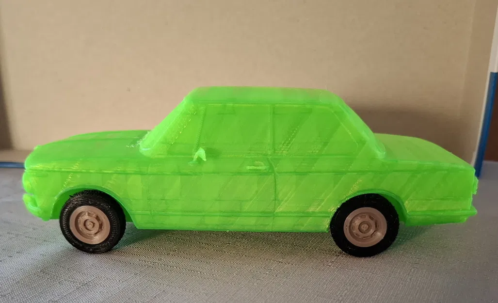 Mô hình xe BMW 2002 tỉ lệ 1:24 - Image 6