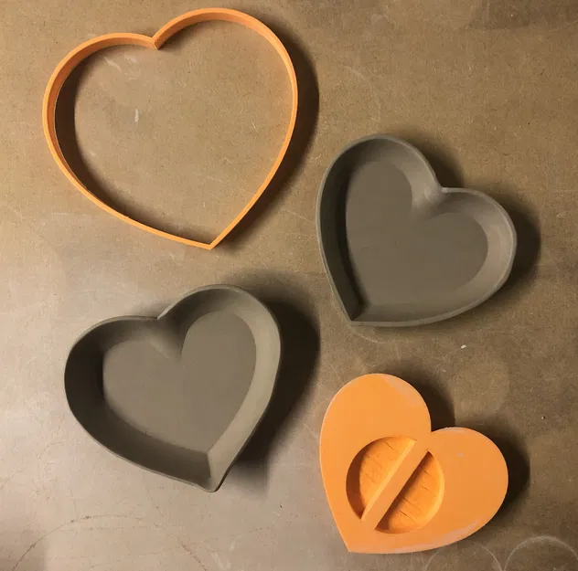 Bộ khuôn cắt và khuôn tạo hình đĩa đất sét trái tim - Image 1