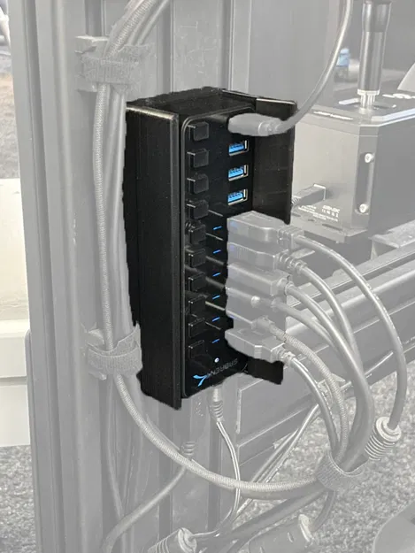 Giá đỡ Sabrent 10 cổng USB cho khung nhôm Sim Rig - M6 & M8 - Image 1