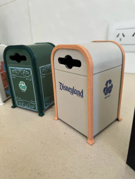 Mô hình thùng rác Disney - Tỉ lệ 1:10 - Image 1