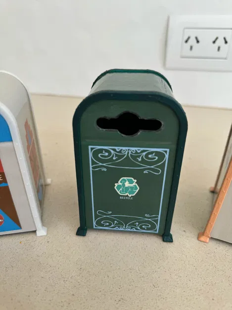 Mô hình thùng rác Disney - Tỉ lệ 1:10 - Image 4