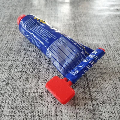 Dụng cụ ép tuýp kem 3D thông minh - Tận dụng tối đa sản phẩm