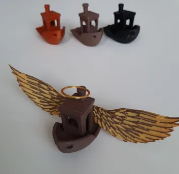 Holy Benchy - Mô hình tàu Benchy có vòng hào quang - Image 3