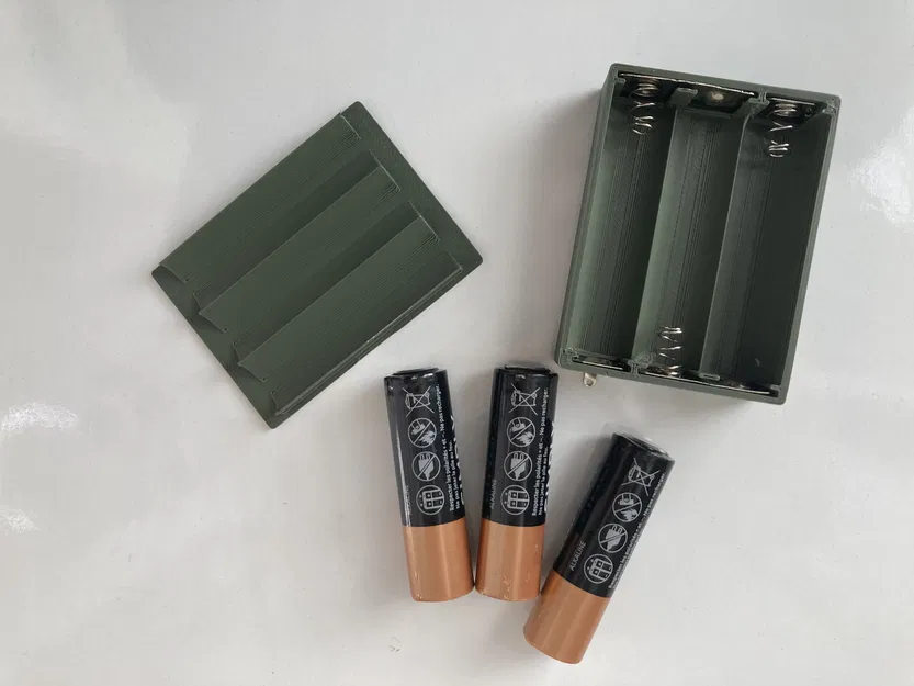 Hộp đựng pin AA có nắp - Image 1