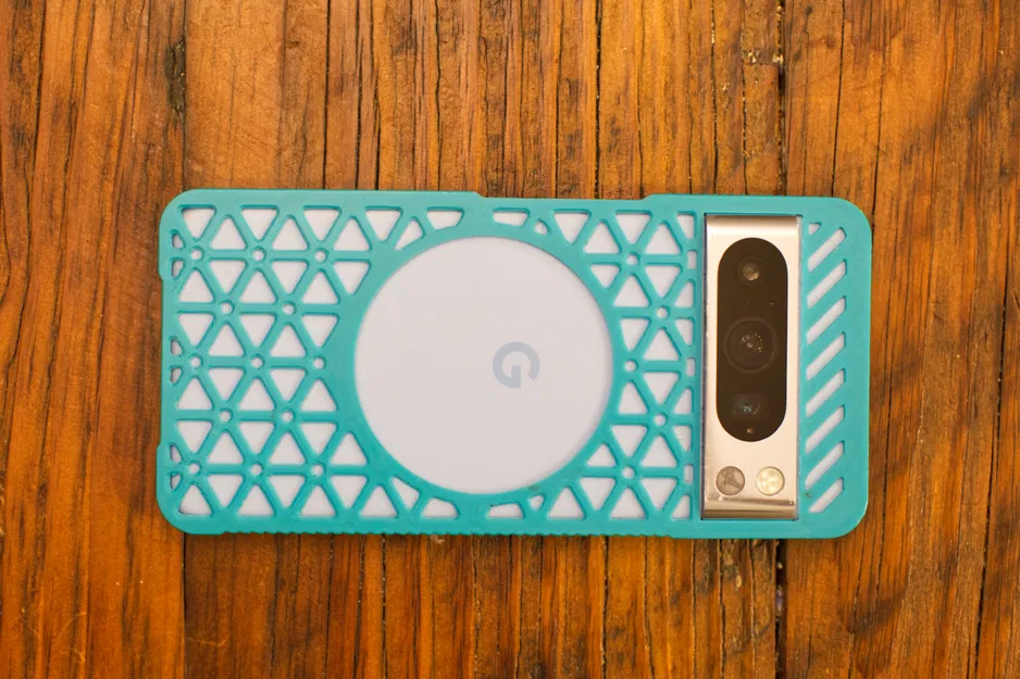 Ốp lưng Pixel 8 Pro với họa tiết bề mặt độc đáo - Image 1