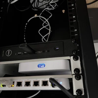 Khung gắn Dell Wyse 5070 vào tủ Rack 10 inch