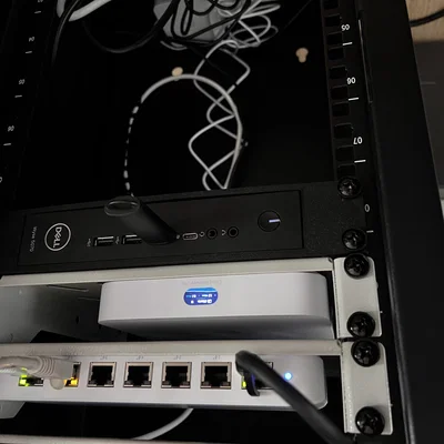Khung gắn Dell Wyse 5070 vào tủ Rack 10 inch