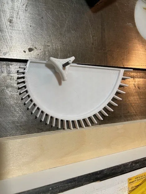 Featherboard Xoắn Ốc Hình Con Nhím (Porcupine Spiral Featherboard) - Image 1