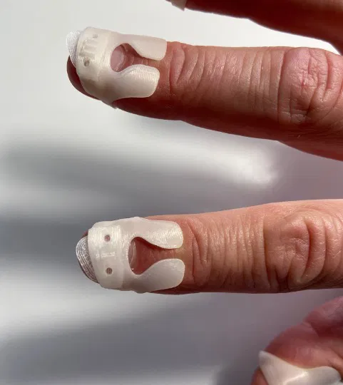 Móng tay giả in 3D dành cho đàn guitar cổ điển - Image 1