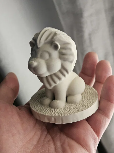 Mô hình sư tử con (Lion Cub) đáng yêu trang trí bàn làm việc - Image 1