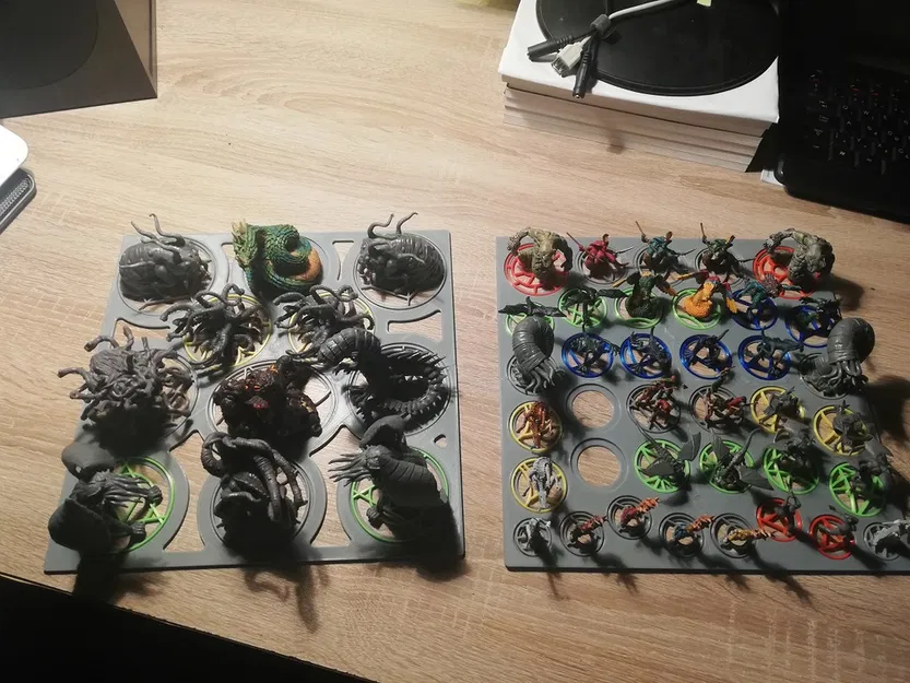 Bộ đế thay thế cho tất cả quái vật Mansions of Madness - Image 1