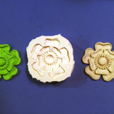 Mẫu in thử nghiệm và Mặt dây chuyền Hoa hồng Tudor