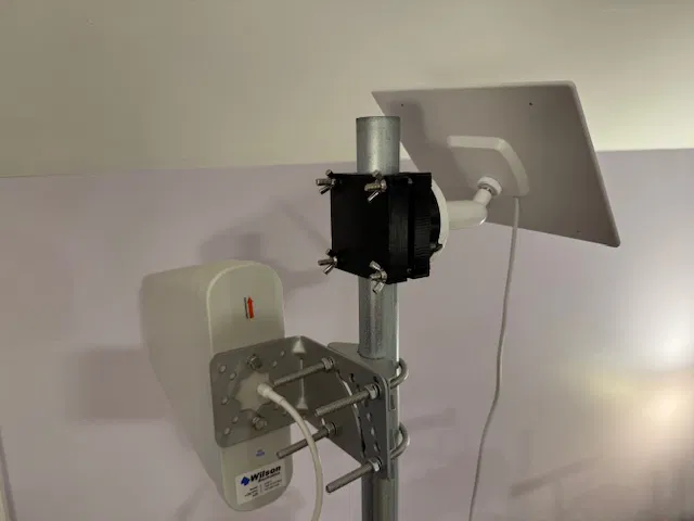 Bộ giá đỡ pin năng lượng mặt trời 5V USB-C cho ống, cây và cột - Image 10