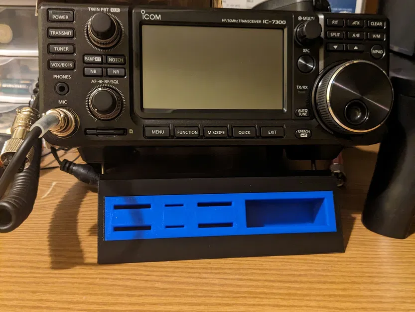 Chân đế 3 mức độ cho Ham Radio IC-7300 kèm khay đựng thẻ nhớ - Image 1