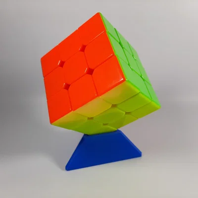 Đế trưng bày Rubik's Cube
