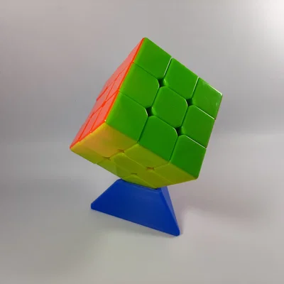 Đế trưng bày Rubik's Cube