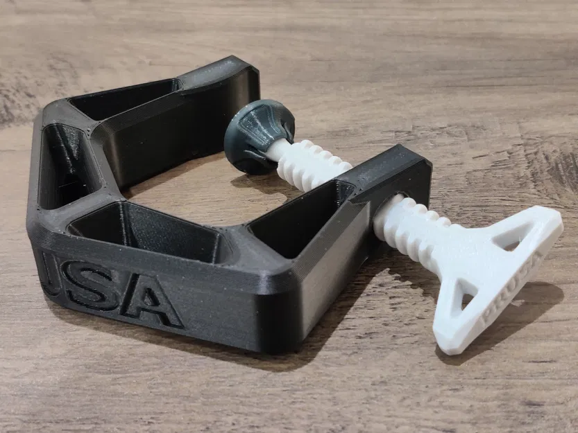Kẹp Prusa (PETG-CF) đã tinh chỉnh phần ren - Image 1
