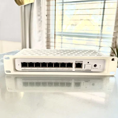Giá đỡ tủ rack 10-inch cho Ubiquiti USW-Flex-2.5G-8-PoE