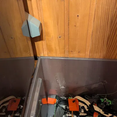 Creality K2 Poopchute - Thiết kế bắt vít chắc chắn