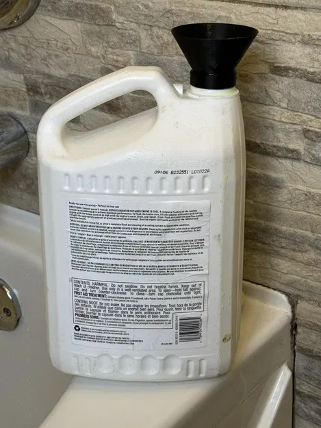 Nắp phễu 3D đa năng cho bình dung dịch ô tô - Image 2