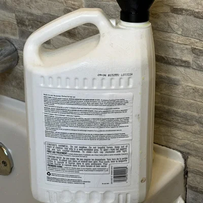 Nắp phễu 3D đa năng cho bình dung dịch ô tô