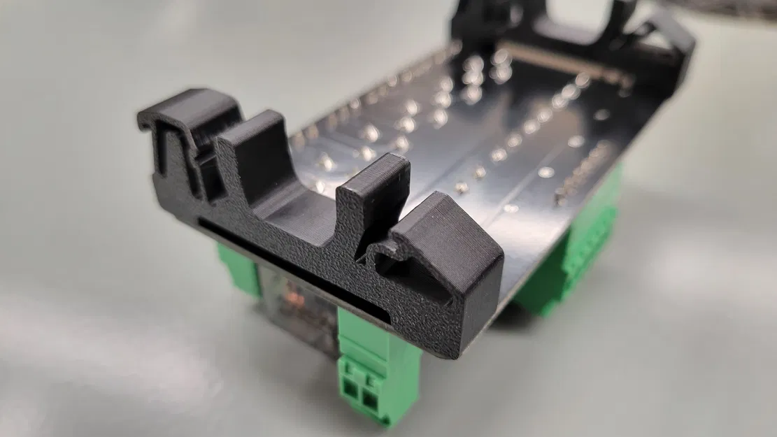 Ngàm kẹp thanh ray DIN cho Module Relay MASSO - Image 2