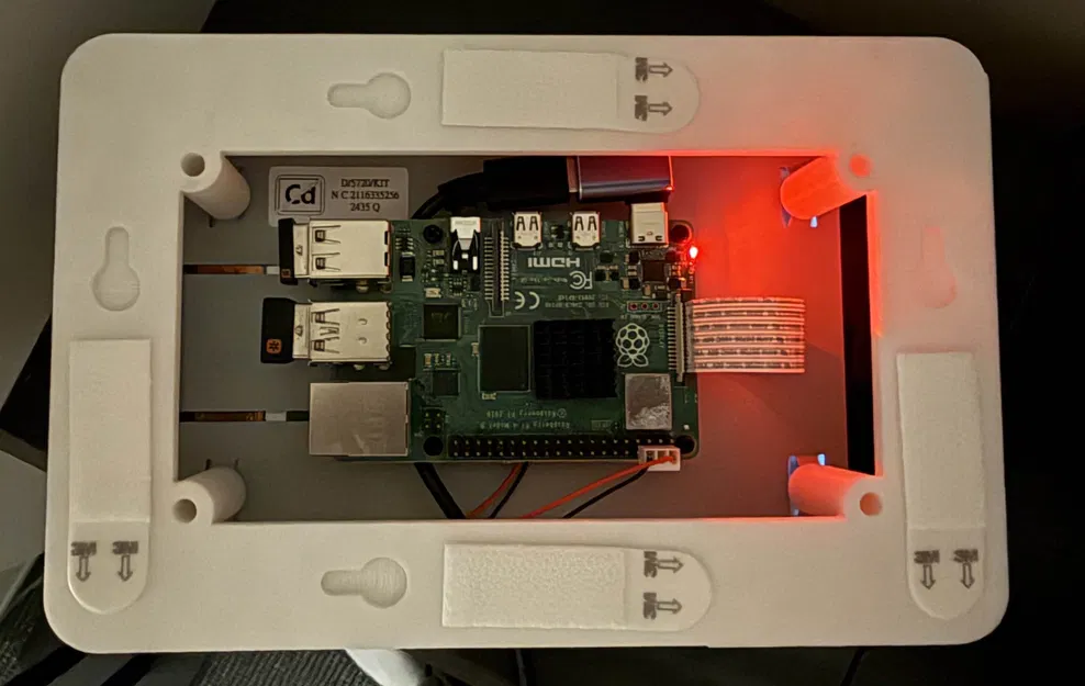 Vỏ gắn tường cho Raspberry Pi Touch Display 2 - Image 2