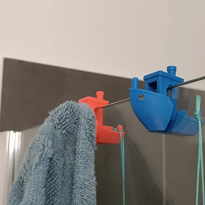 Móc treo khăn tắm hình Benchy cho vách kính