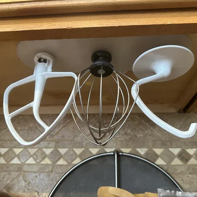 Giá treo phụ kiện máy trộn KitchenAid dưới tủ bếp