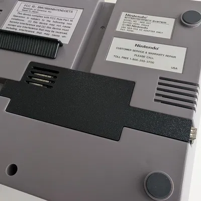 Nắp che RetroTime NES HUB: Phụ kiện 3D hoàn thiện máy chơi game NES