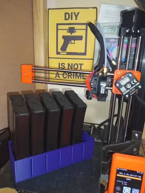 Giá treo 6 băng đạn AR15, gắn tường - Image 1