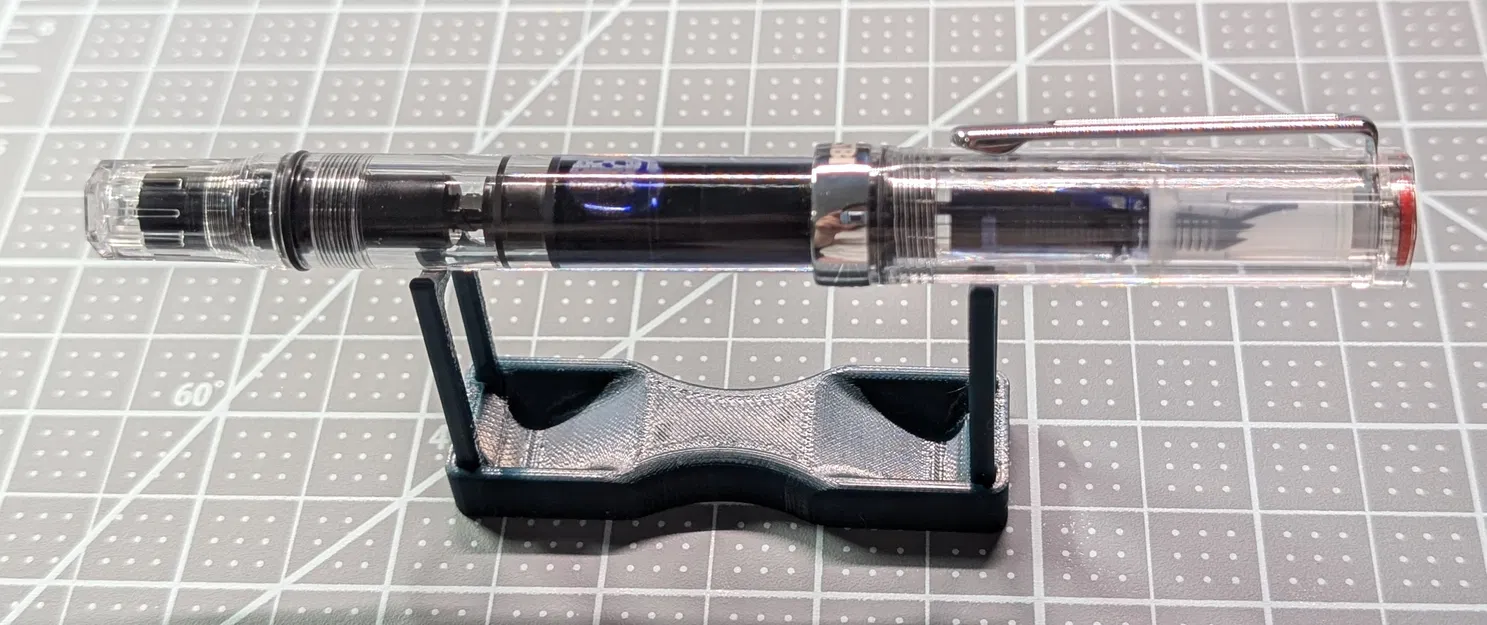 Giá đỡ và kệ trưng bày bút máy - Image 2