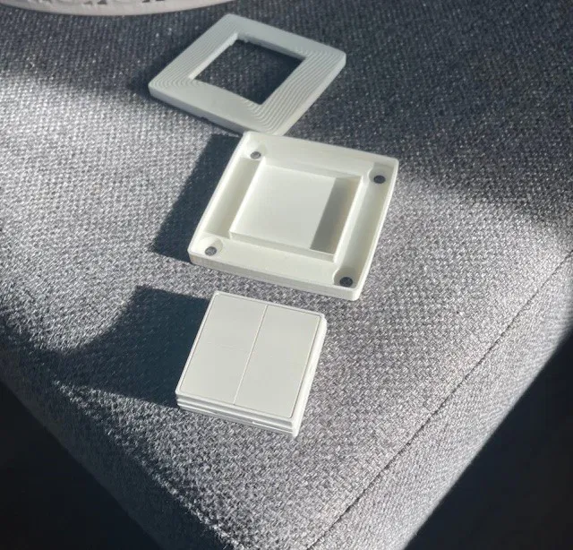 Giá treo tường cho công tắc Shelly BLU (bản 4 nút) - Image 2