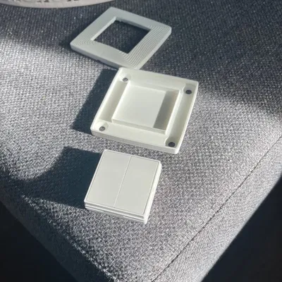 Giá treo tường cho công tắc Shelly BLU (bản 4 nút)