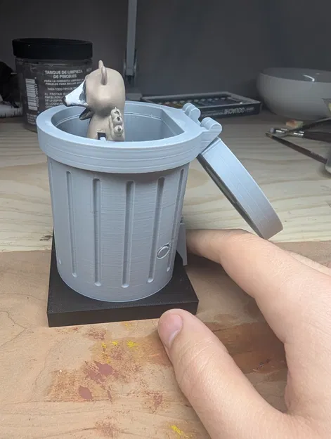 Chú Gấu Mèo trong Thùng Rác – Mô hình Jack-in-the-Box - Image 4