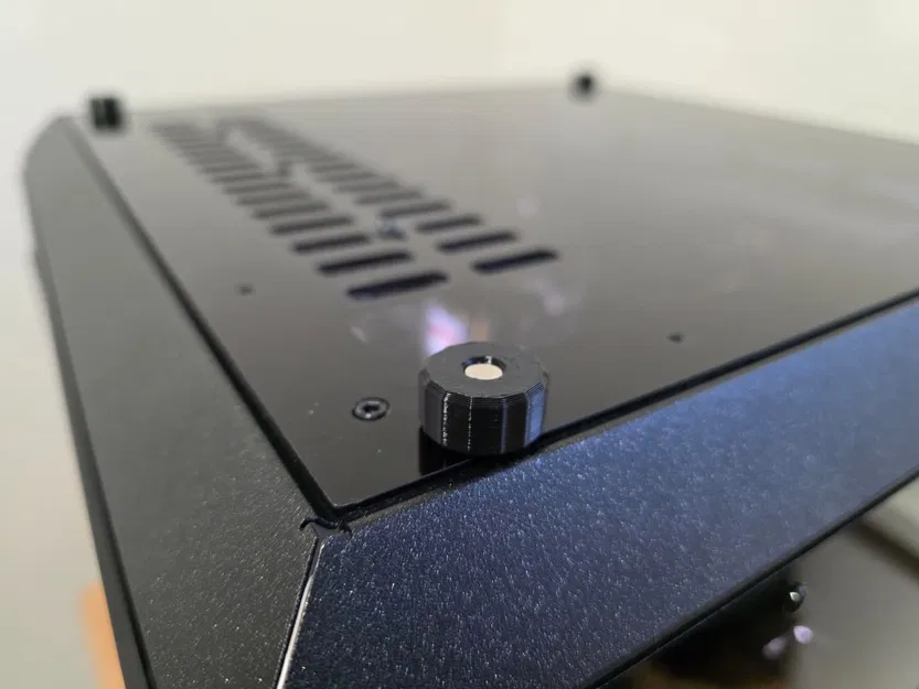 Core One - Núm nam châm mở nhanh nắp máy - Image 3