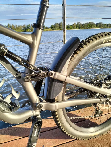 Chắn bùn sau cho Specialized Levo & Stumpjumper EVO - Image 2