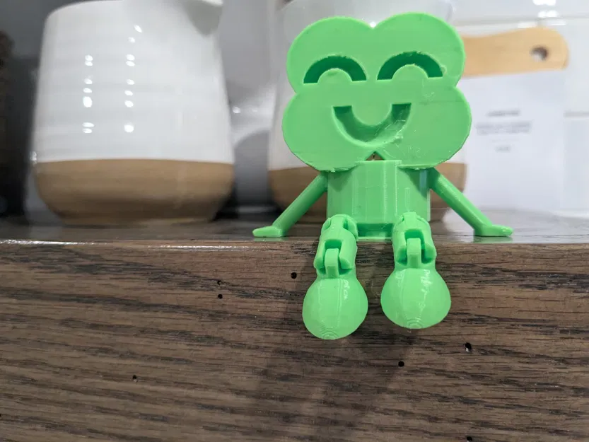 Shamrock Buddy: Mô hình cỏ ba lá may mắn có khớp chân linh hoạt - Image 1