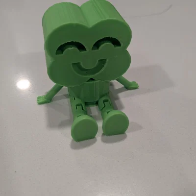 Shamrock Buddy: Mô hình cỏ ba lá may mắn có khớp chân linh hoạt