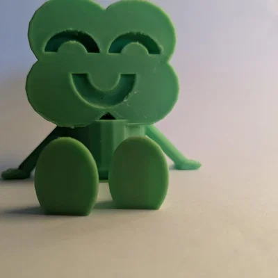 Shamrock Buddy: Mô hình cỏ ba lá may mắn có khớp chân linh hoạt