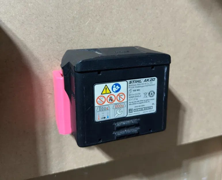 Ngàm gắn tường cho pin Stihl AK: Giải pháp lưu trữ pin gọn gàng - Image 2