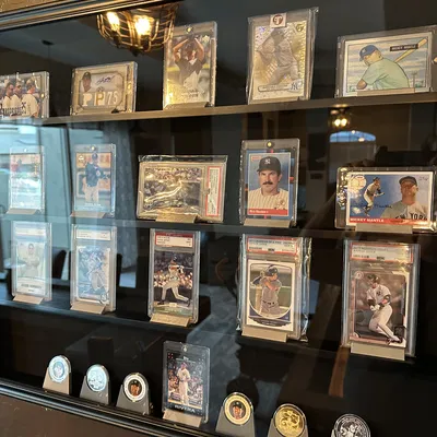 Chân đế trưng bày thẻ Baseball / Football cực chất!